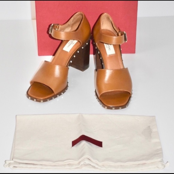 Valentino Garavani Shoes - VALENTINO Rockstud Sandal